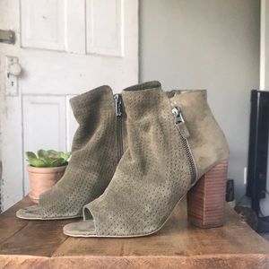 💚 2/$30! 💚 Jessica Simpson Women's Keris Ankle Bootie - 8